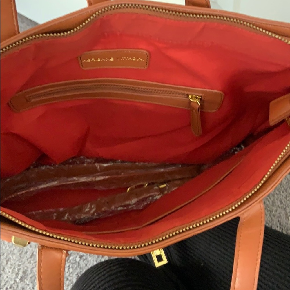 Handbag - Picture 2 of 3